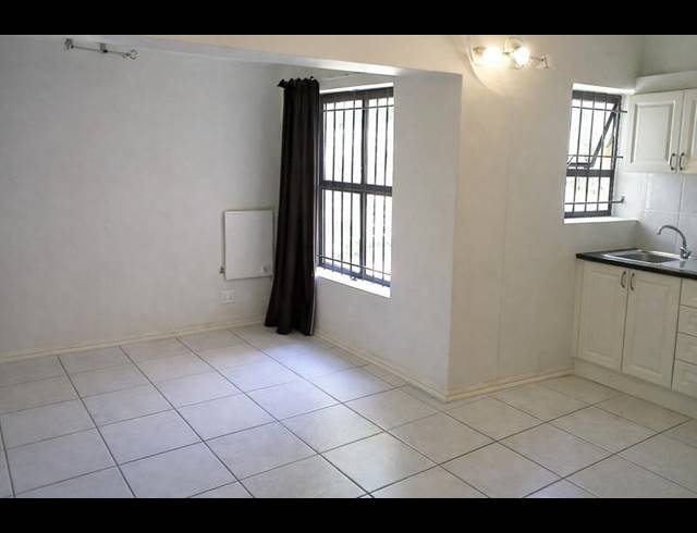 0 BEDROOM PROPERTY TO RENT IN RONDEBOSCH
